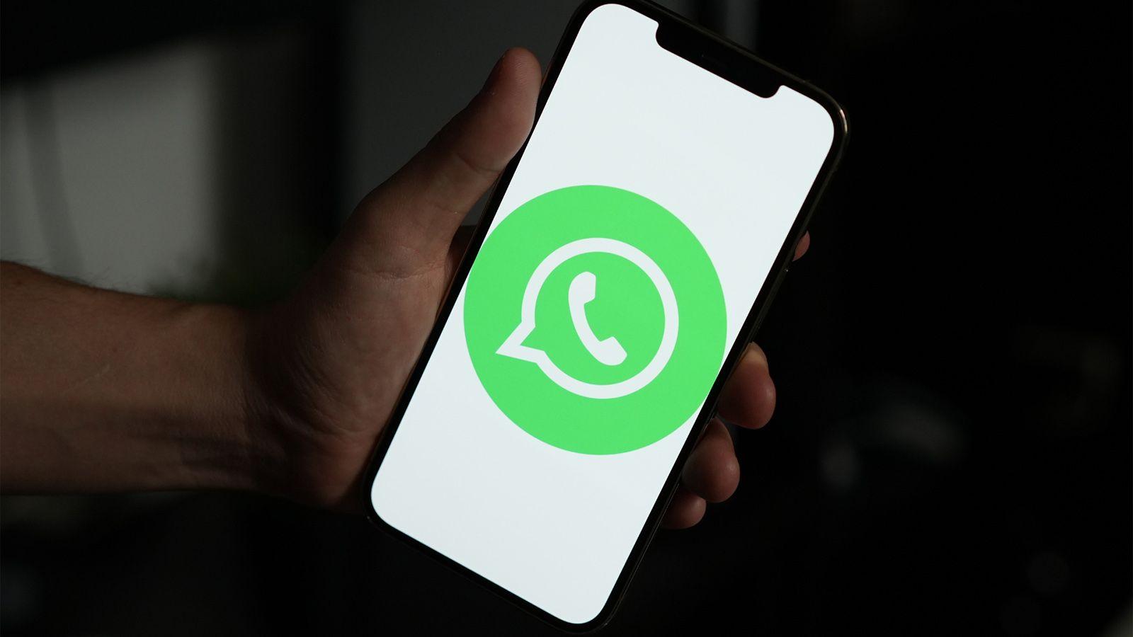 resúmenes con inteligencia artificial en WhatsApp